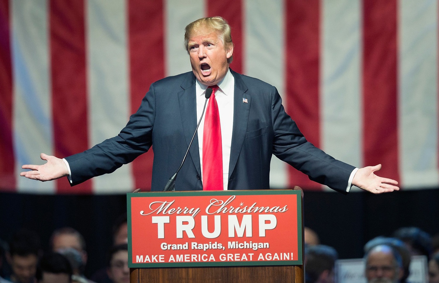 Lio Mehiel: The Activism of Art - Golden Globes, image size:1500x968