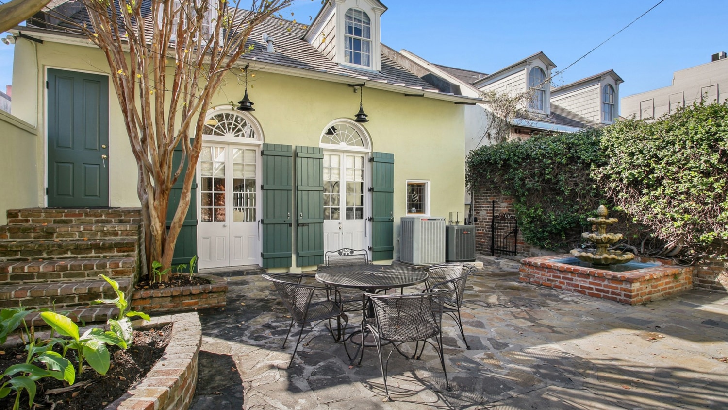 New Orleans cottage from the 1800s hits the market, image size:1500x844