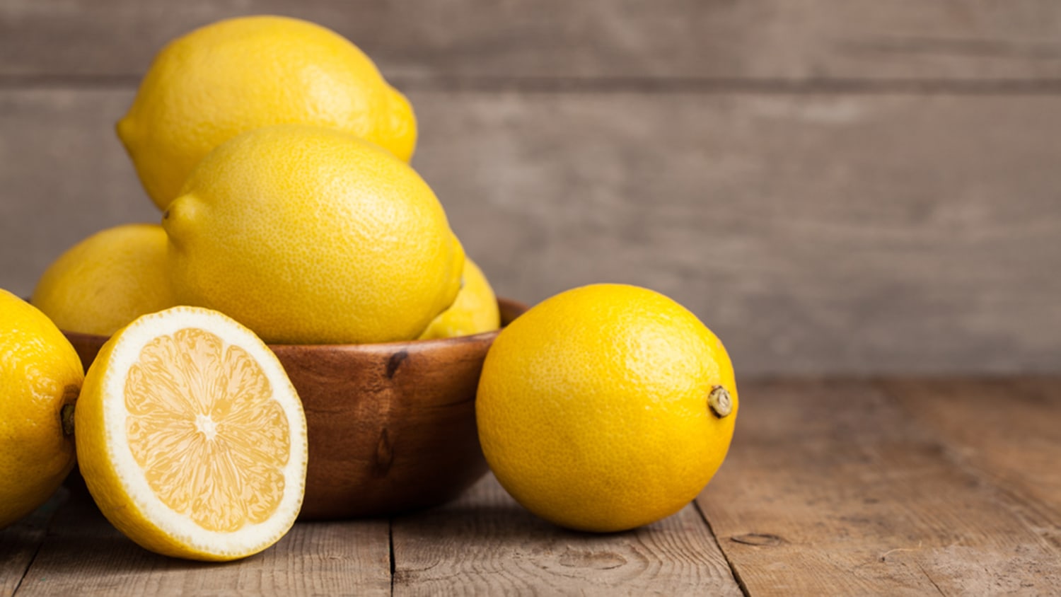 How to use lemons for cleaning - 10 ways to use lemons to clean