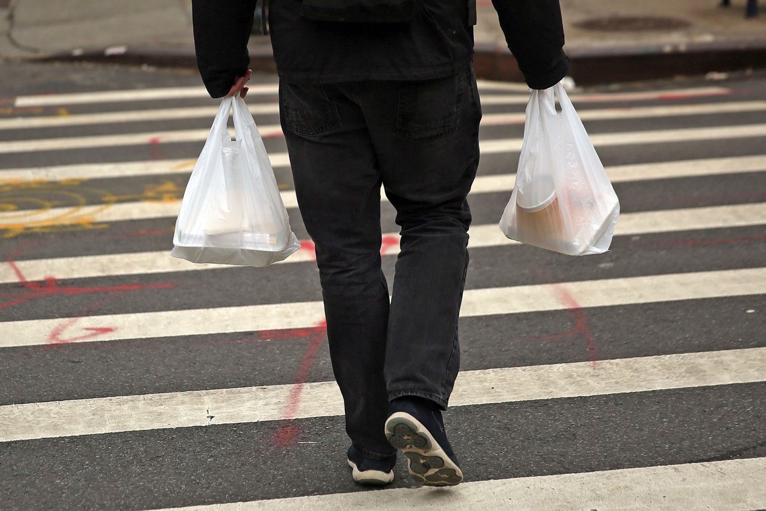 N.Y. Today: Single-Use Plastic Bags May Soon Be Banned - The New
