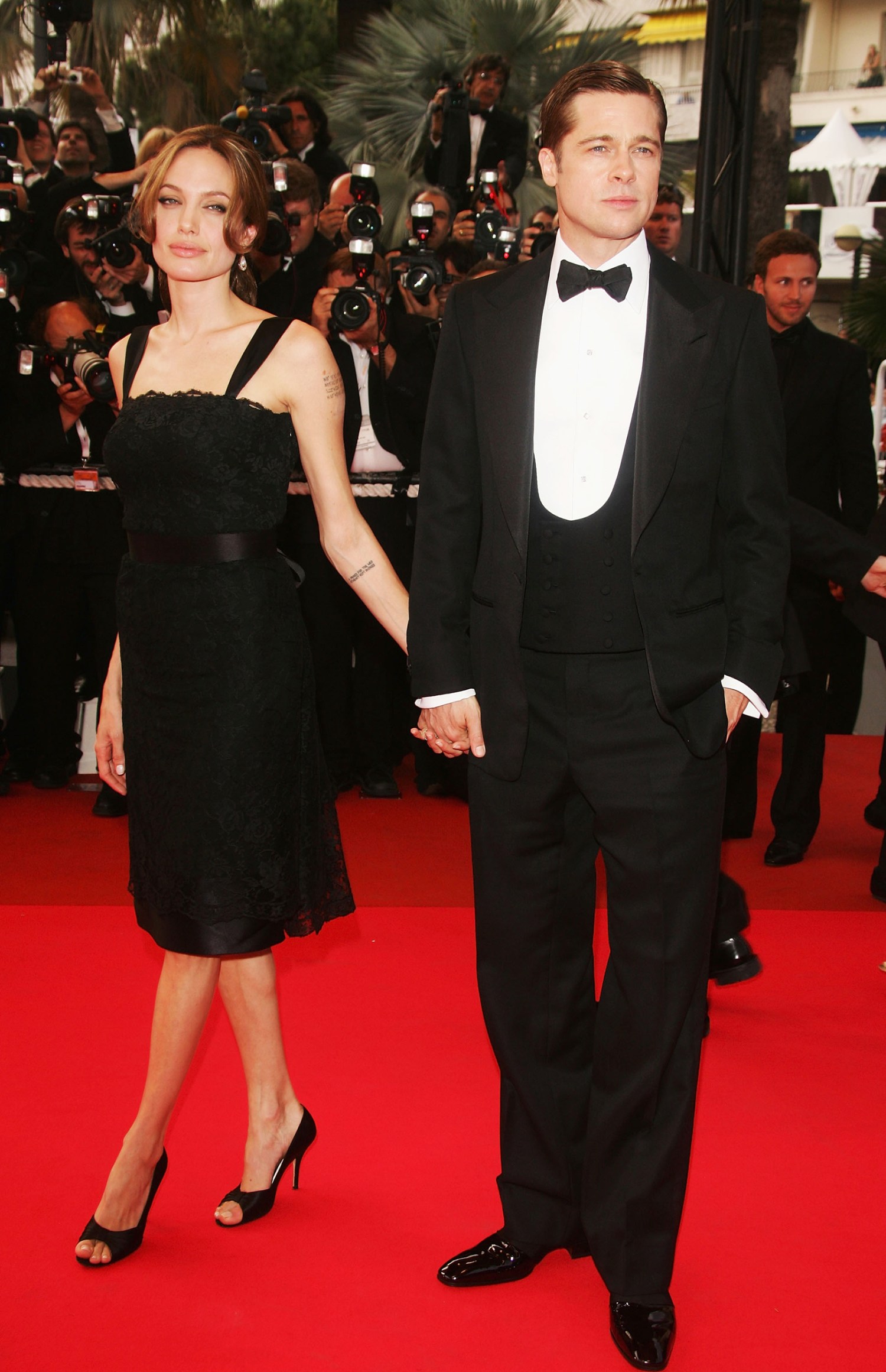 Classic Oscars Red Carpet Style: Angelina Jolie & Brad Pitt Keep It Black,  Simple & Elegant