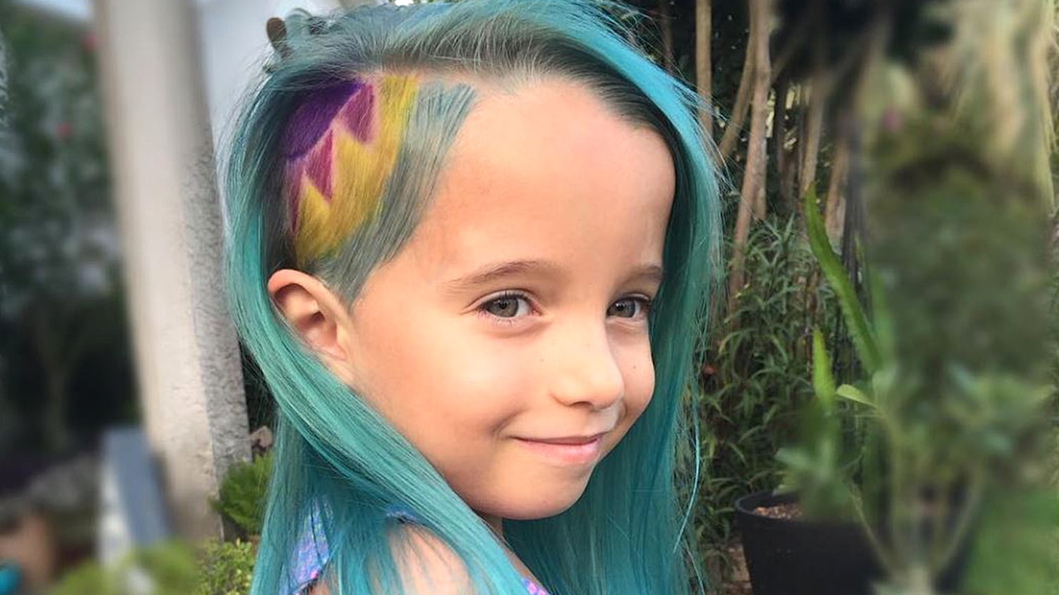 Can you be too young to have dyed hair? 6-year-old's 'teal unicorn' style  causes stir