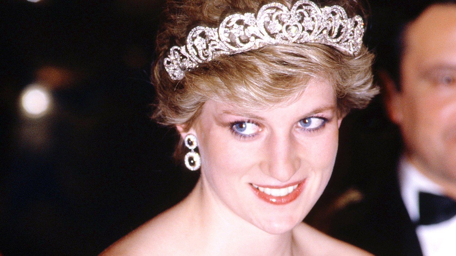 Fashion News: Princess Diana Memorabilia Heads to Auction – WWD
