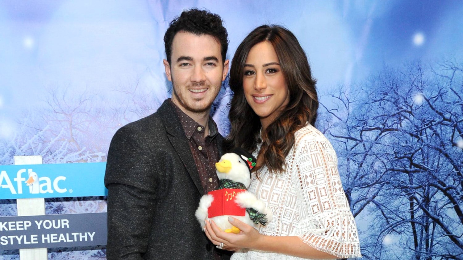 Kevin And Danielle Jonas Pregnant