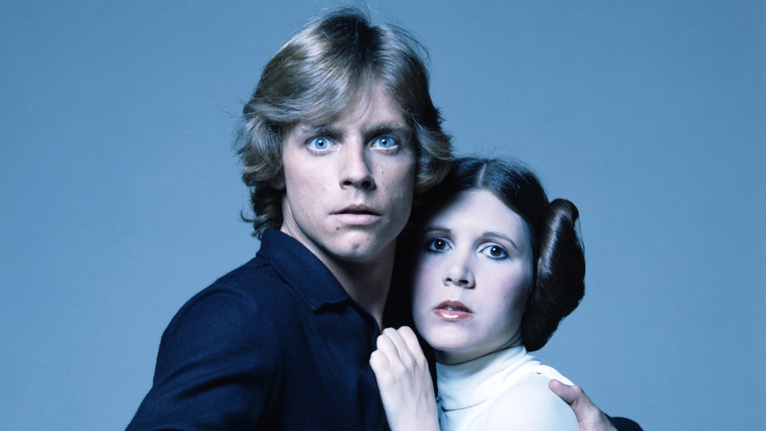 Mark Hamill faz homenagem a sua 'irmã espacial' Carrie Fisher