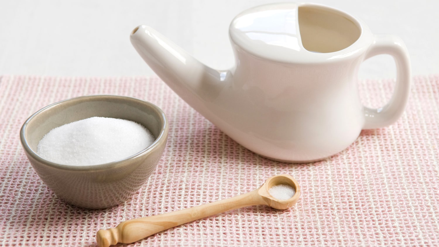 How to Use a Neti Pot, According to Doctors