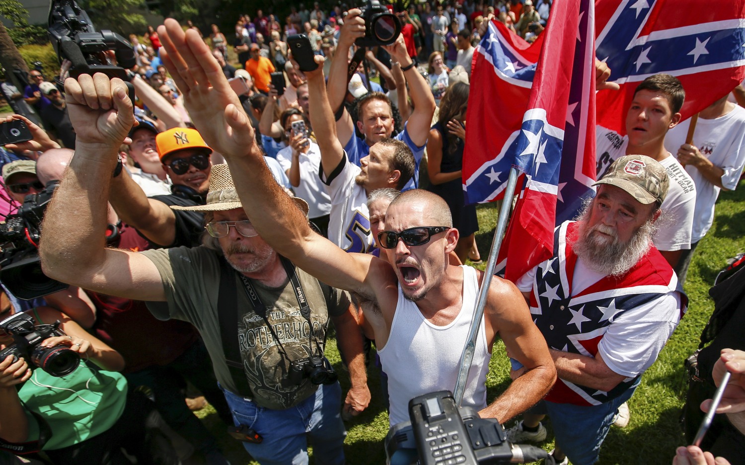 Huge Growth in Anti-Muslim Hate Groups During 2016: SPLC Report