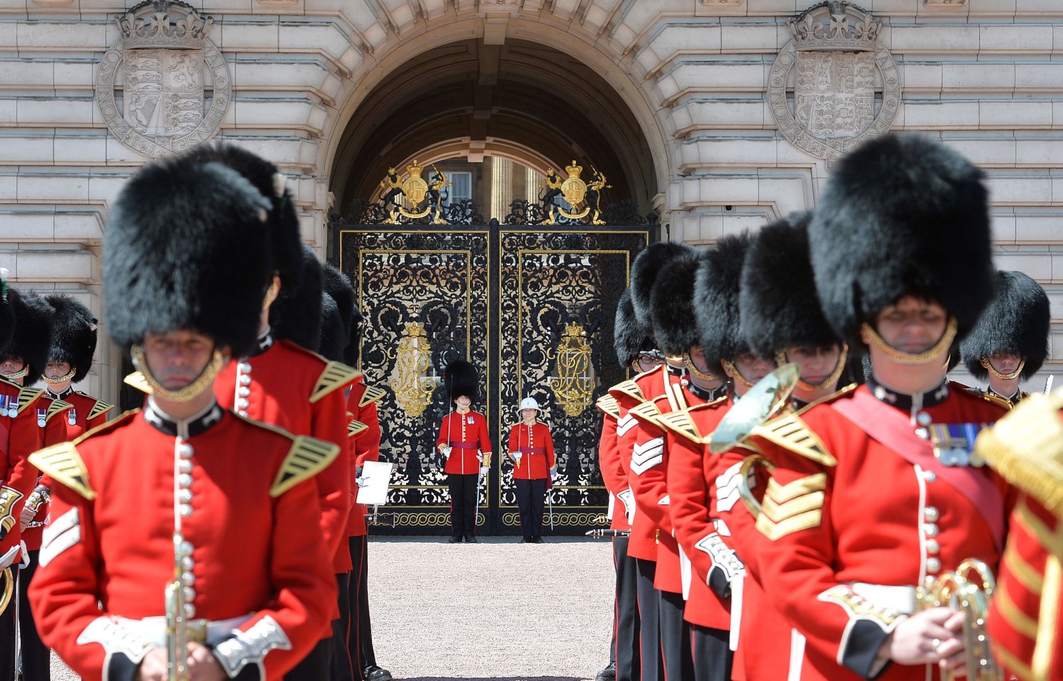 Change at Changing of the Guard: Female Infantry Officer Commands Troops in  Royal First