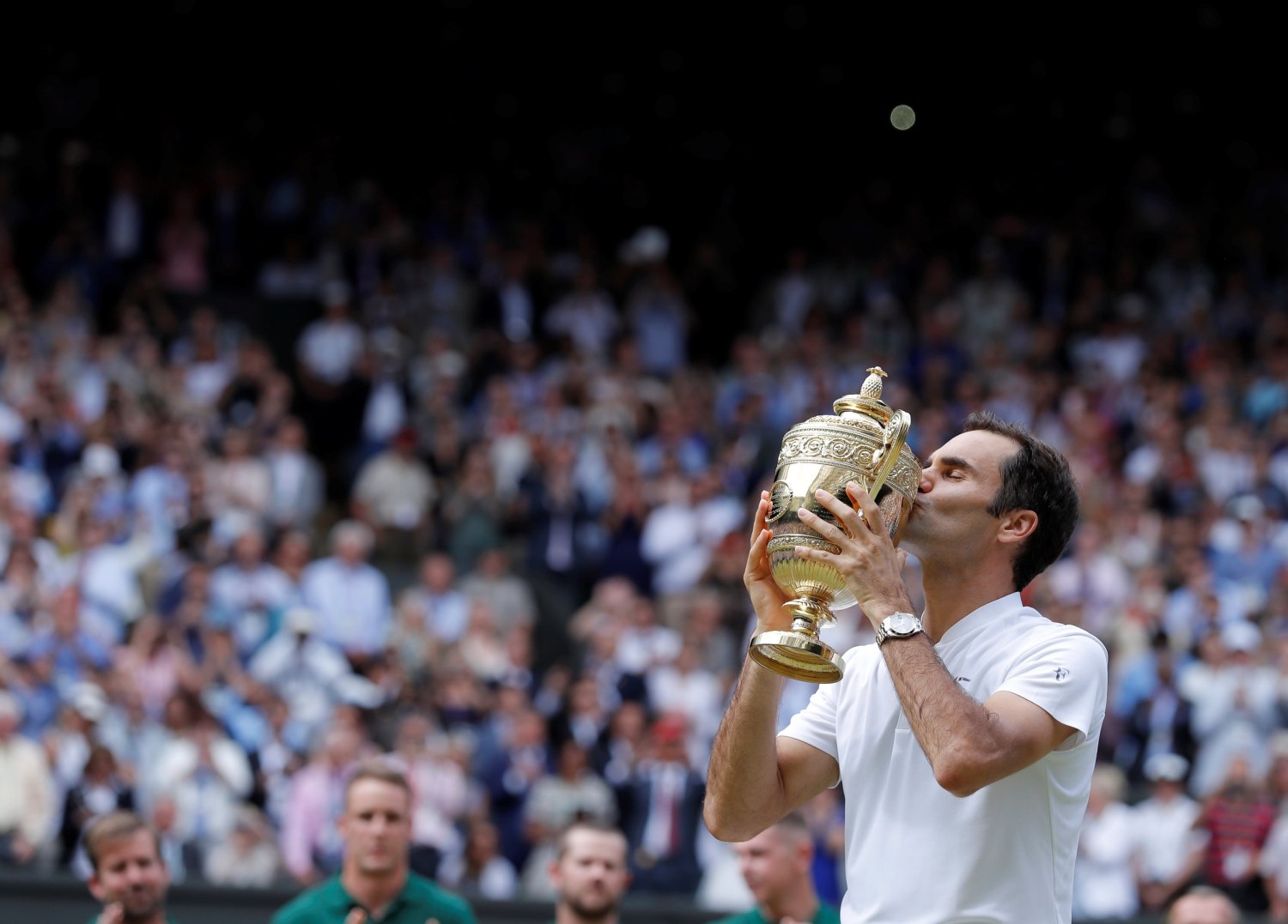 Roger Federer Wins 8th Wimbledon Title, Beating Marin Cilic in Final