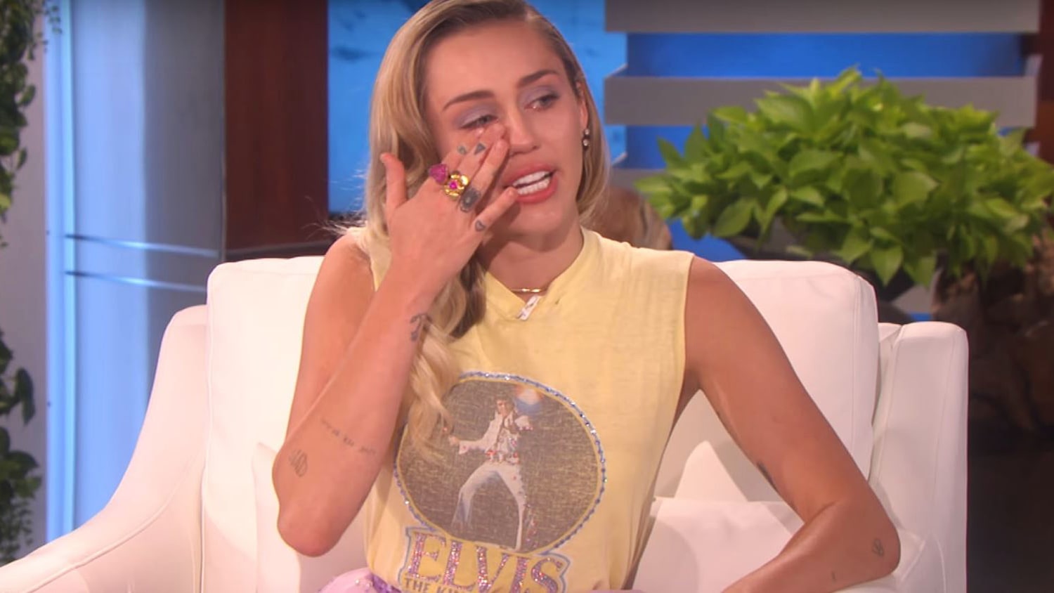 Watch Miley Cyrus tear up while talking about Harvey victims