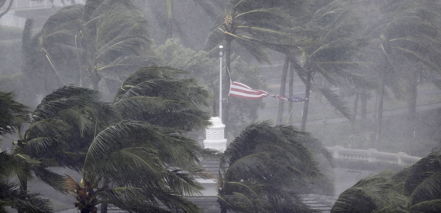 Monitoring the Storm Tide of Hurricane Wilma in Southwestern Florida,  October 2005, image size:1500x726