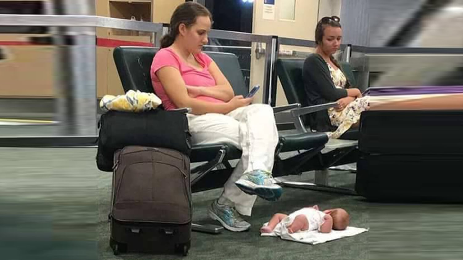 Photo of baby in bag goes viral