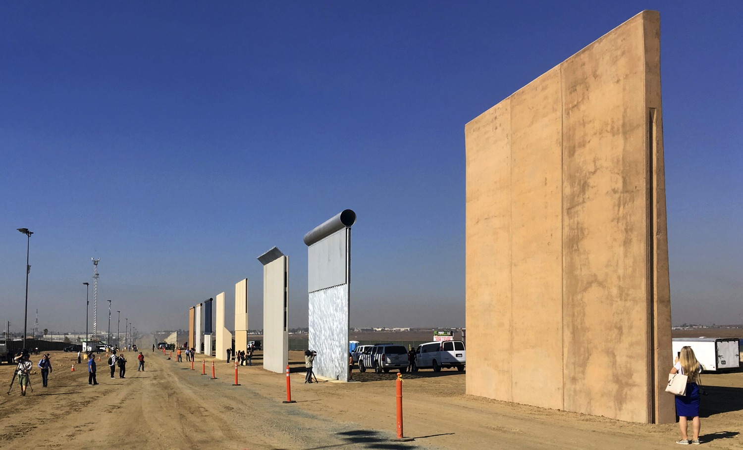 Border sales wall legos