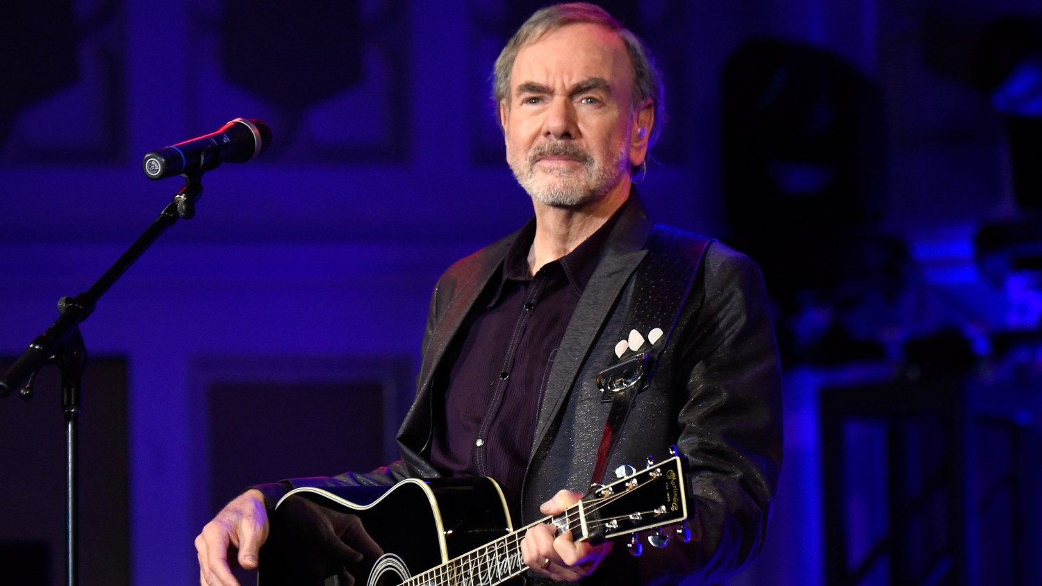 Neil Diamond retires from touring after Parkinson's disease diagnosis
