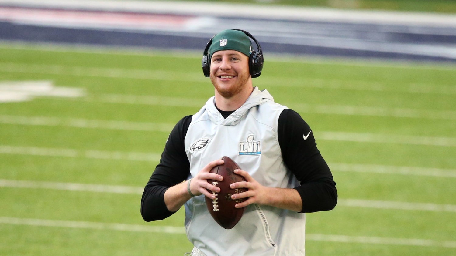 Eagles QB Carson Wentz gets engaged in Kentucky