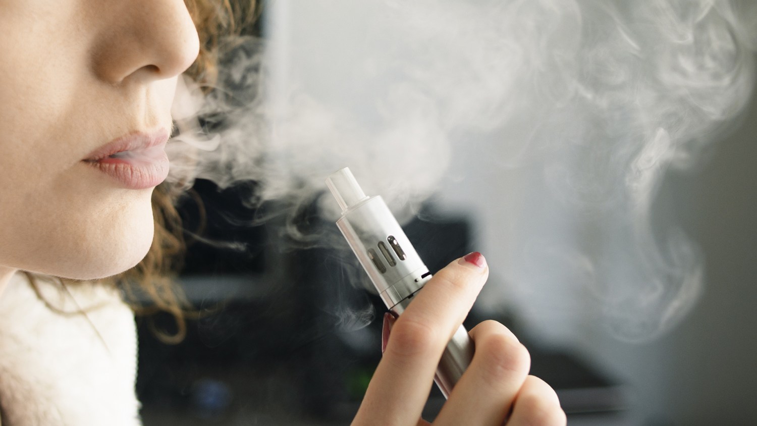 Teens inhale cancer causing chemicals in e cigarettes