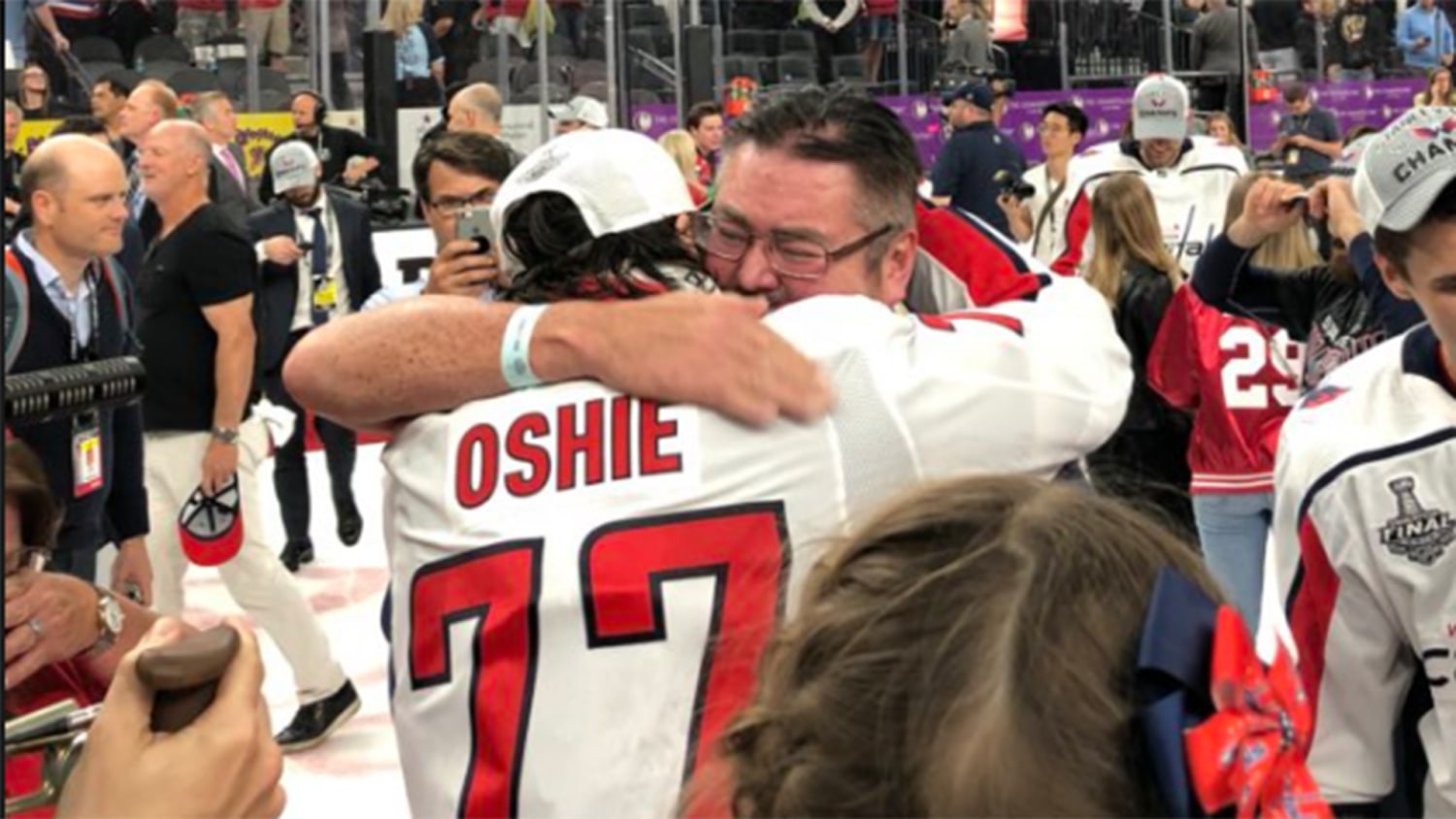 dad with Alzheimer's after Stanley Cup win