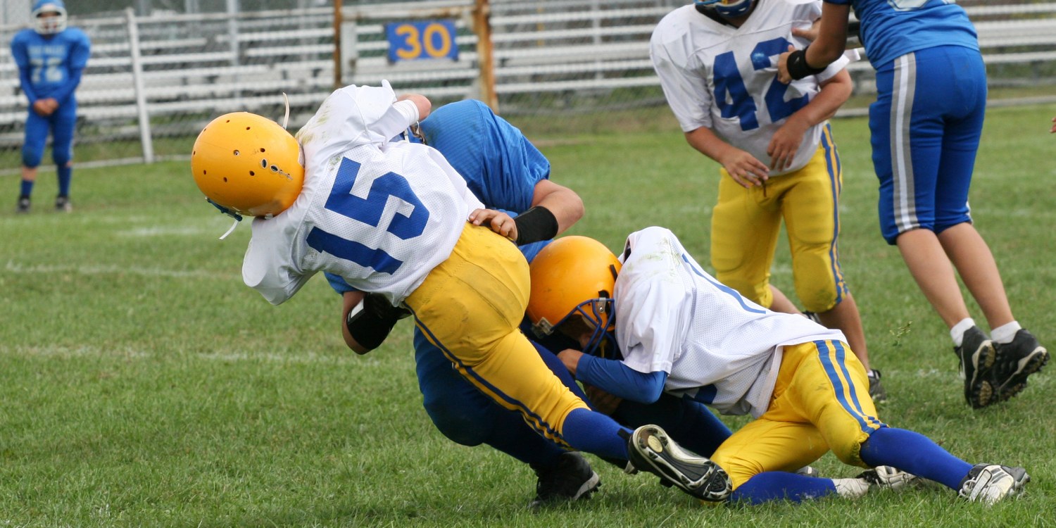 Concussion' doctor says kids shouldn't play contact sports until