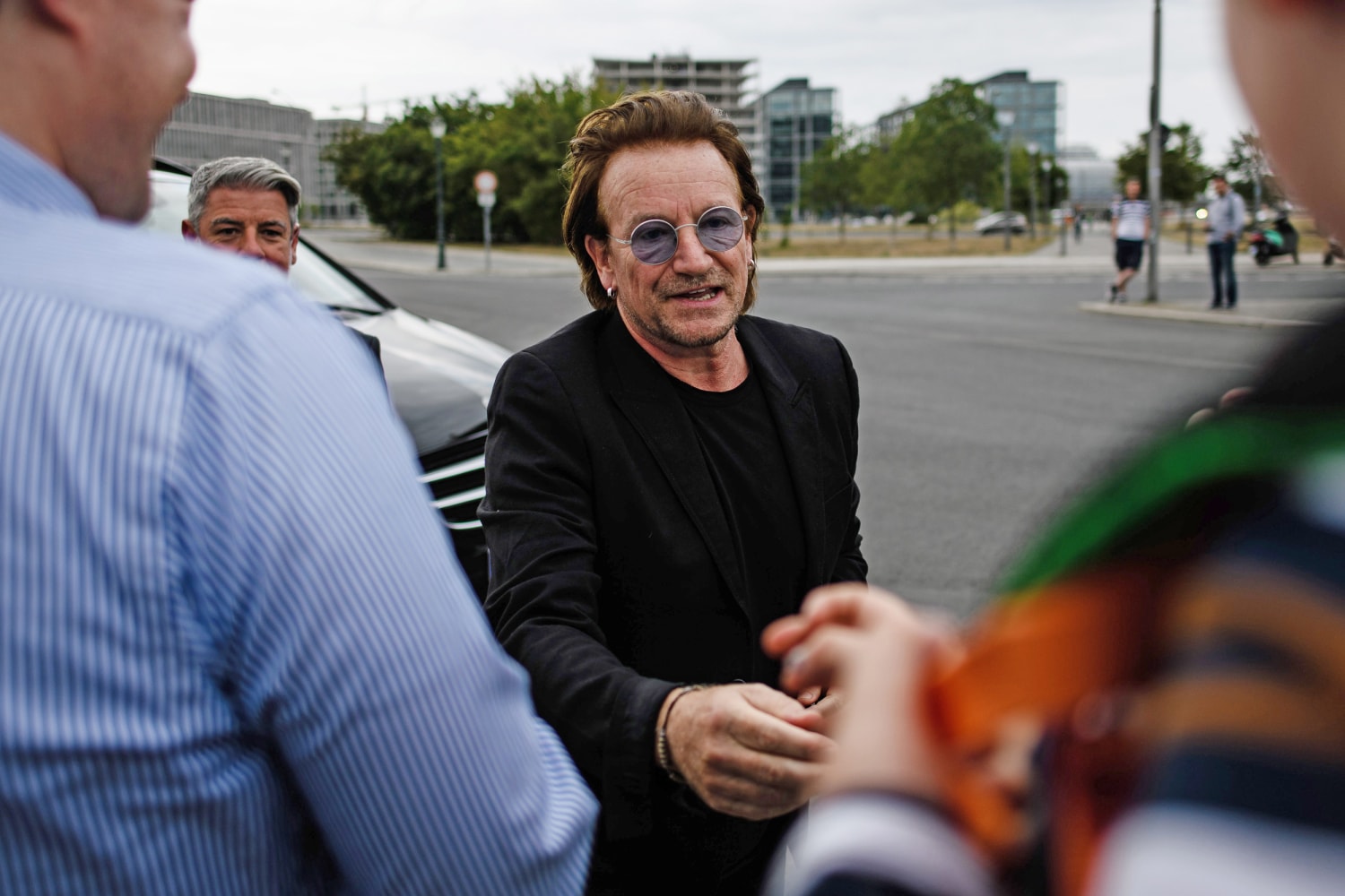 Bono expects voice back for rest of U2's European tour