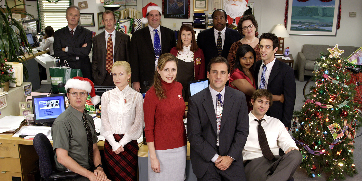 The Office' cast gives fans an early Christmas gift with 'family reunion'  pic