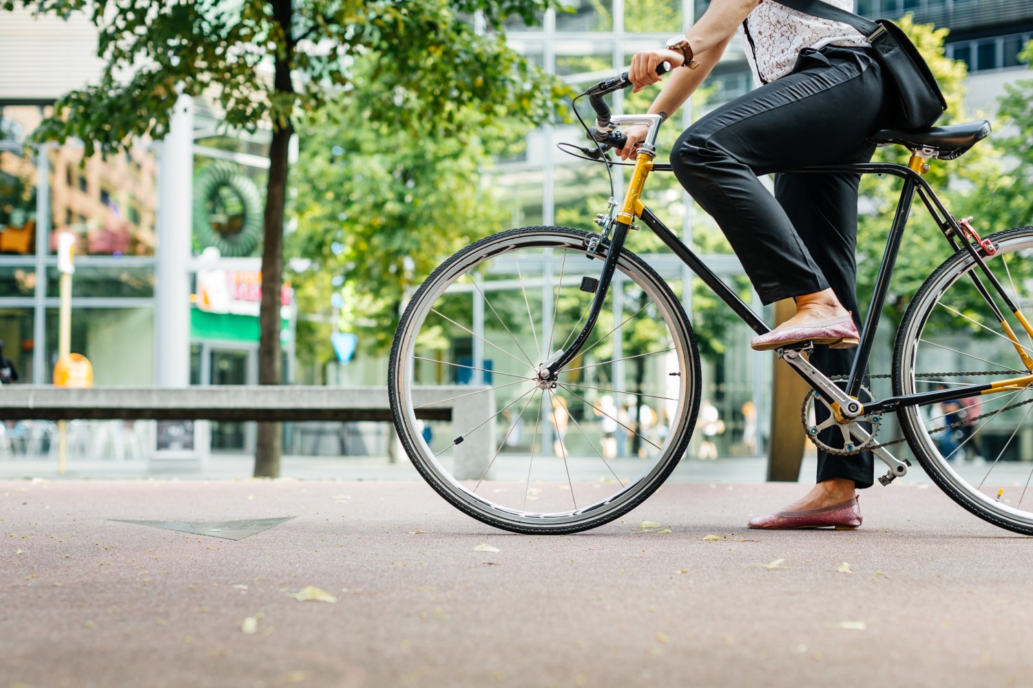 How to Commute to Work on a Bike and Still Look Polished 
