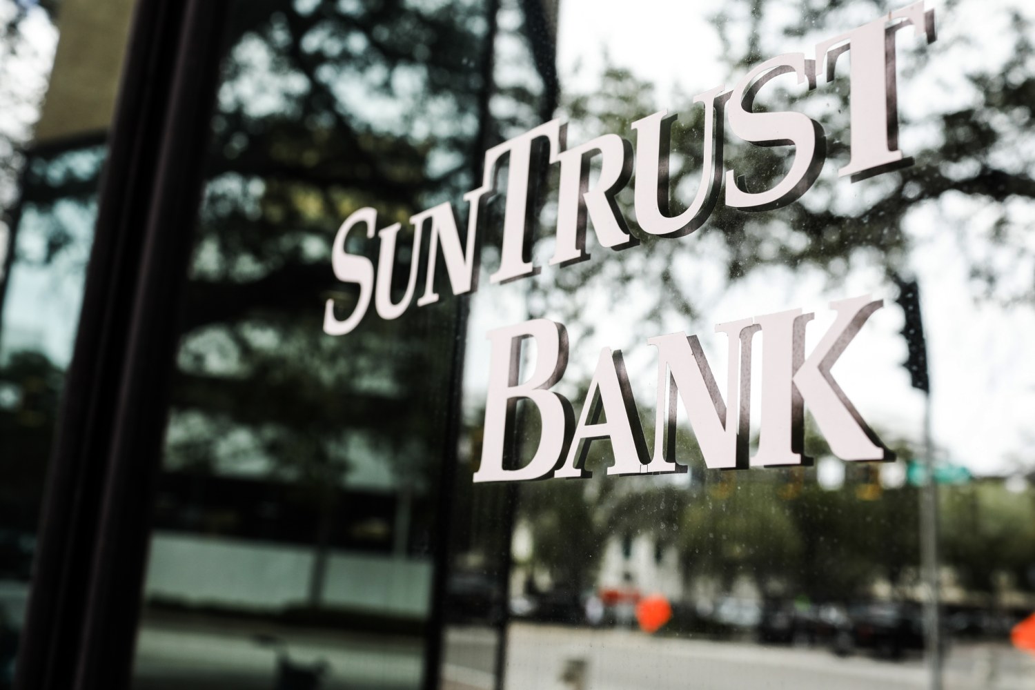 Suntrust Bank Logo 2000x1334