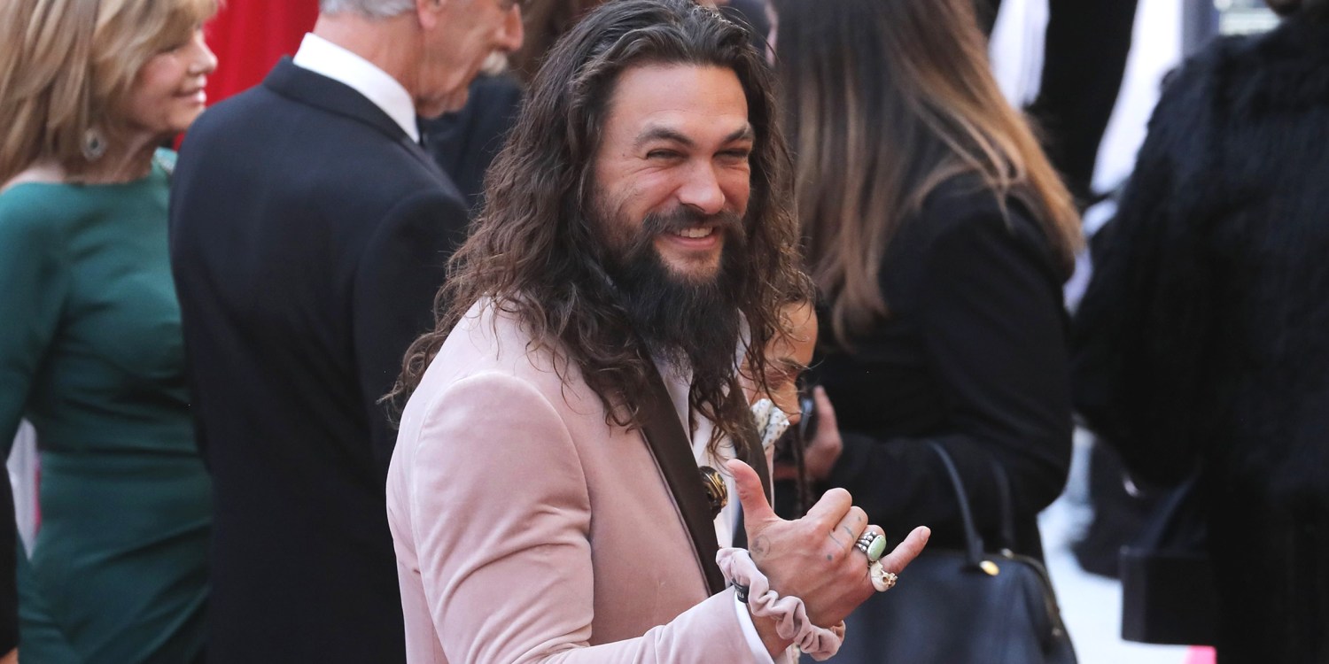 Aquaman' Jason Momoa's pink Fendi scrunchie was a hit at the Oscars