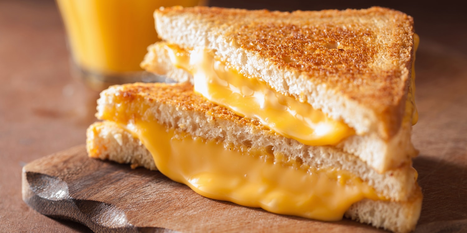 https://media-cldnry.s-nbcnews.com/image/upload/t_fit-1500w,f_auto,q_auto:best/newscms/2019_15/1425141/homemade-grilled-cheese-sandwich-today-170411.jpg