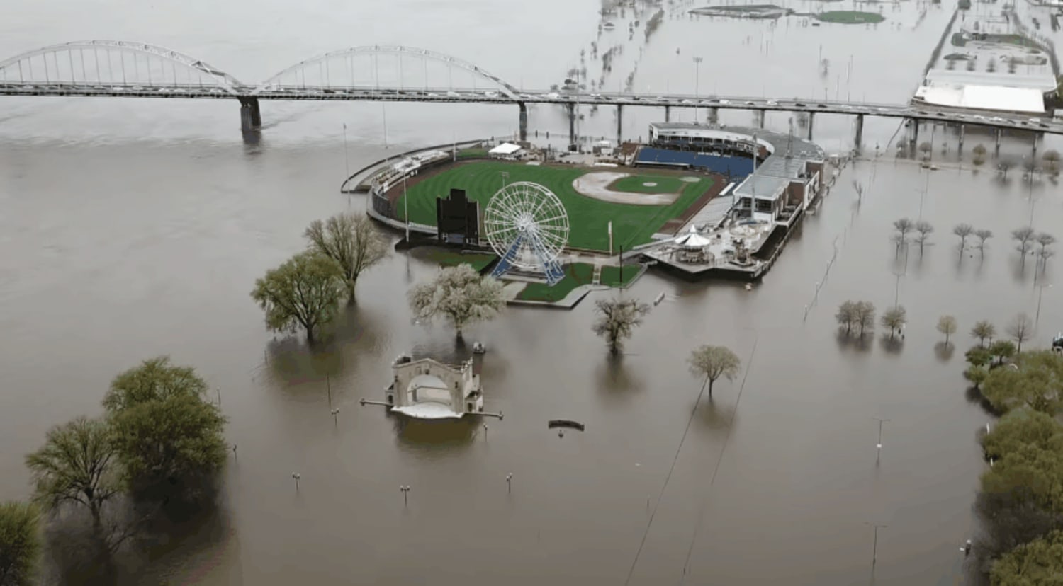 Quad Cities River Bandits face flooding Mississippi River