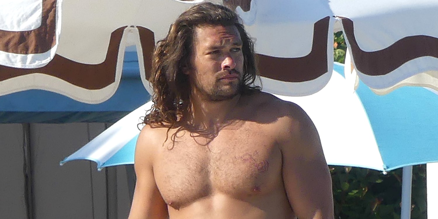Aquaman Star Jason Momoa Shamed On Social Media For His Dad Bod Really