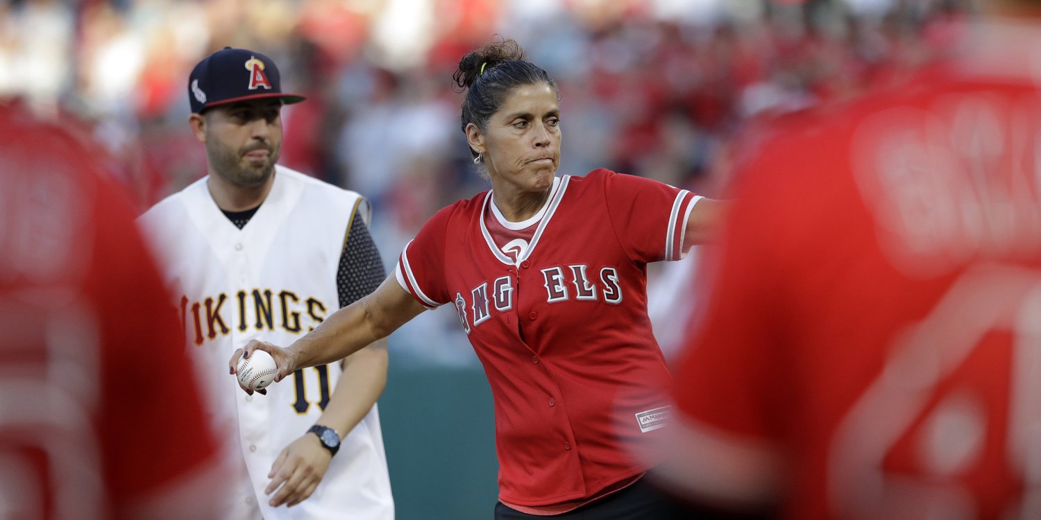 Los Angeles Angels Mourn Tyler Skaggs In 1st Game Since Pitcher's Death