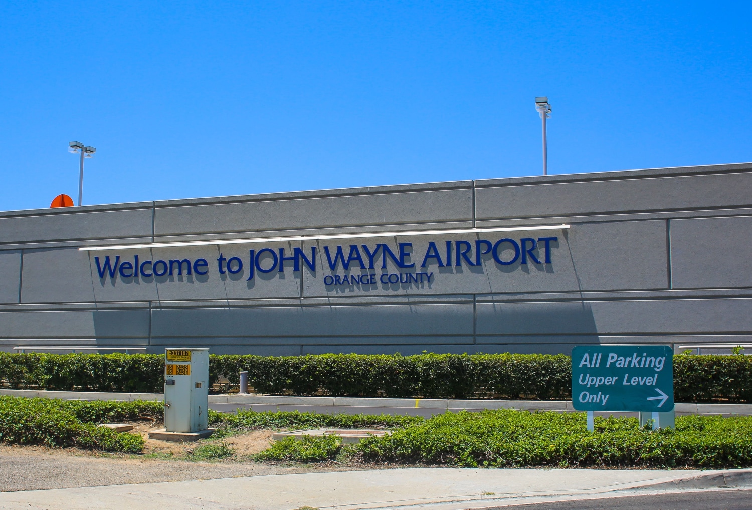 Fire causes blackout in Southern California, grounds flights at John Wayne  Airport, image size:1500x1017