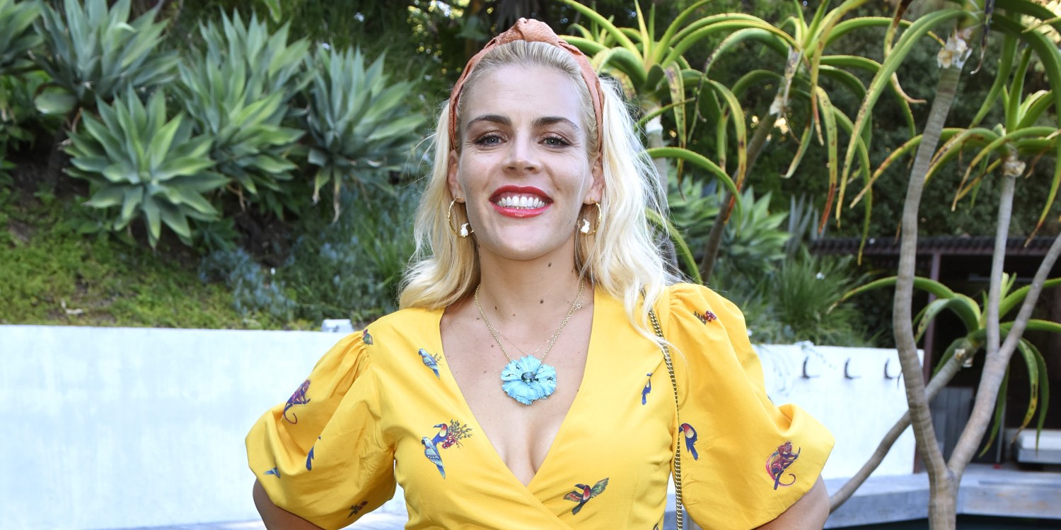 Michelle Williams and Busy Philipps friendship: Pictures & Interview quotes  | Glamour UK