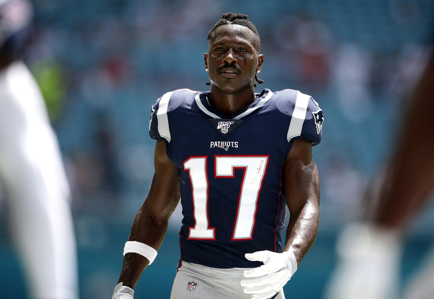Antonio Brown Signs with Patriots After Raiders Release Him