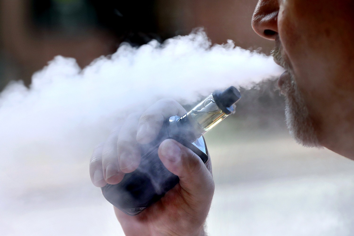 Massachusetts bans sale of all vaping products for 4 months