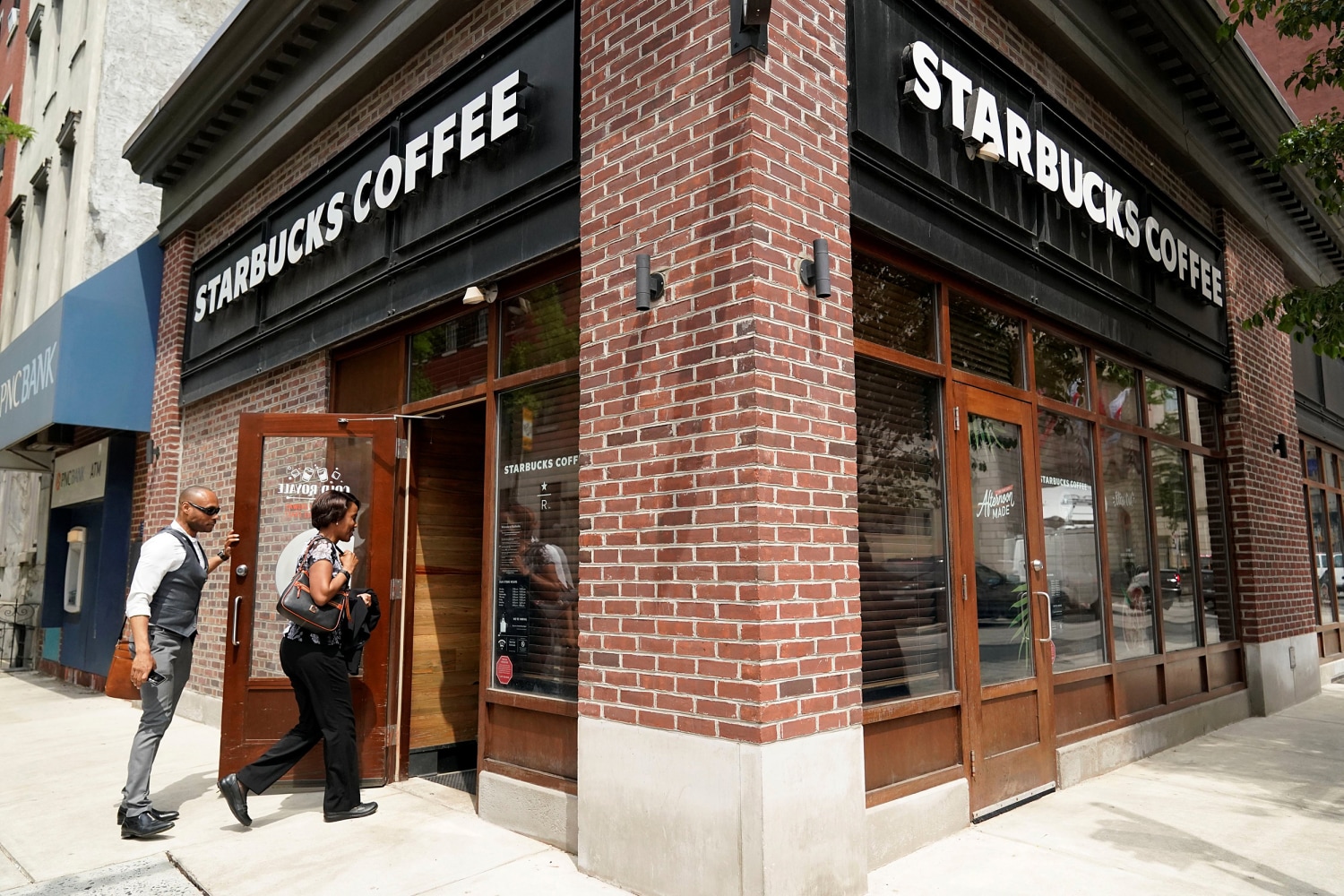 white-starbucks-manager-claims-racial-bias-in-her-firing-after-arrests-of-2-black-men