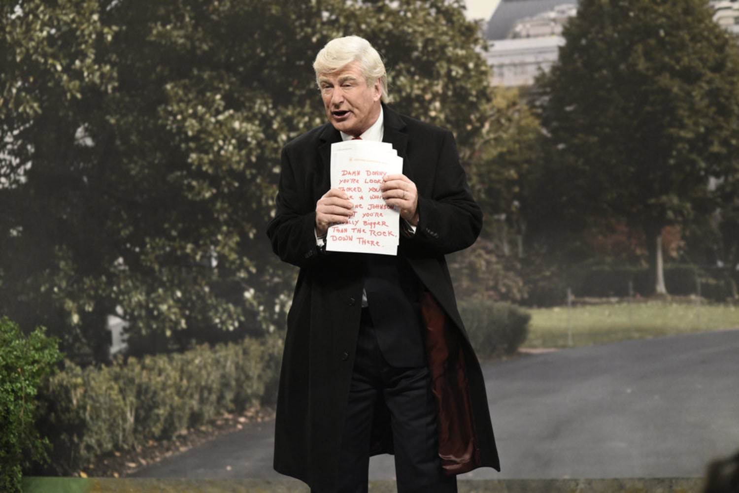 On 'SNL' Trump orders no quid pro quo, only 'two large pies'