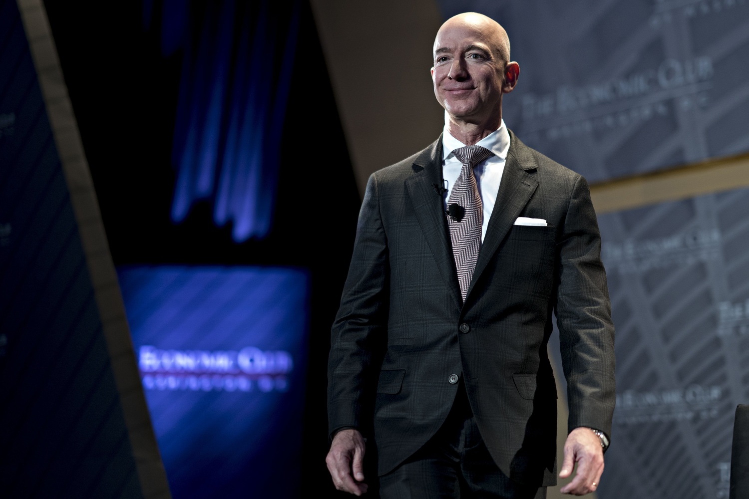 Jeff Bezos Denies Reports He Wants to Sell Washington Post