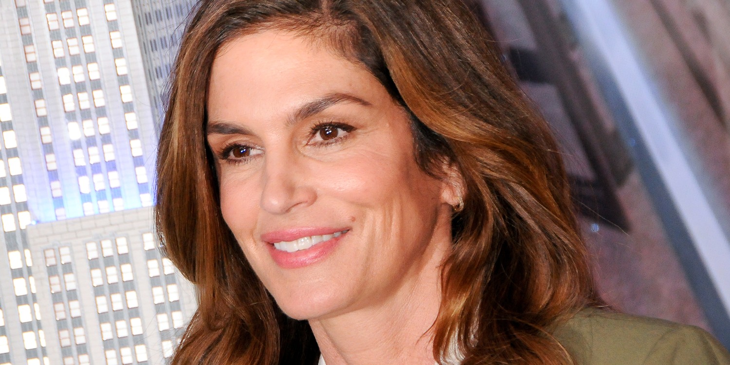 Cindy Crawford shares her experience having two home births