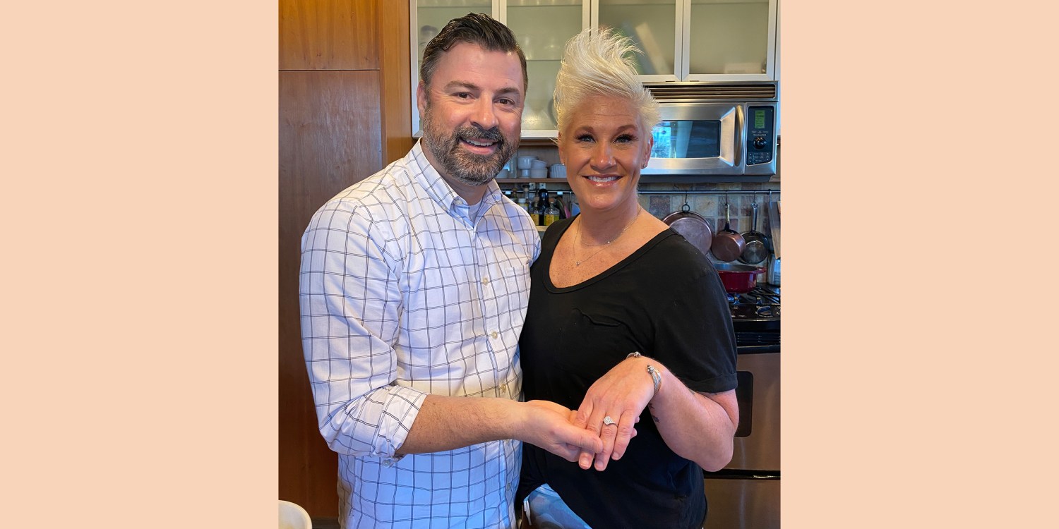 Food Network star Anne Burrell marries Stuart Claxton