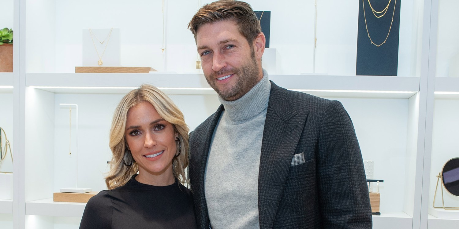 Kristin Cavallari & Jay Cutler Battle It Out Over Holiday Decorations on A  Very Merry Cavallari - E! Online