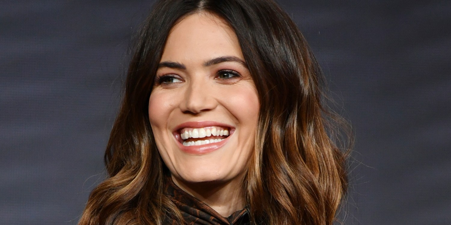 Mandy Moore Gets Lob Haircut Balayage At Nine Zero One Salon