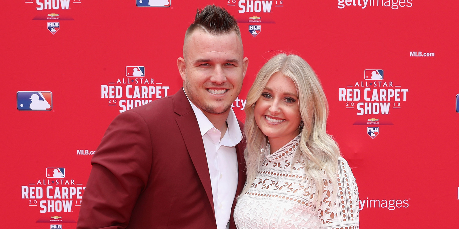 Mike Trout and wife Jessica announce the birth of their son