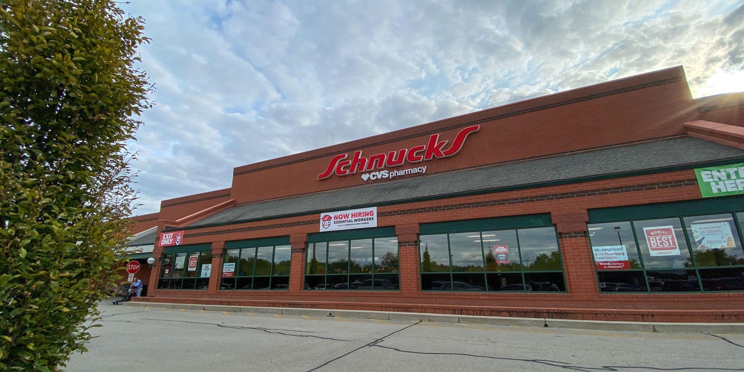 Supermarket Chain Gives Employees $200,000 In Gift Cards To Help Struggling  Restaurants