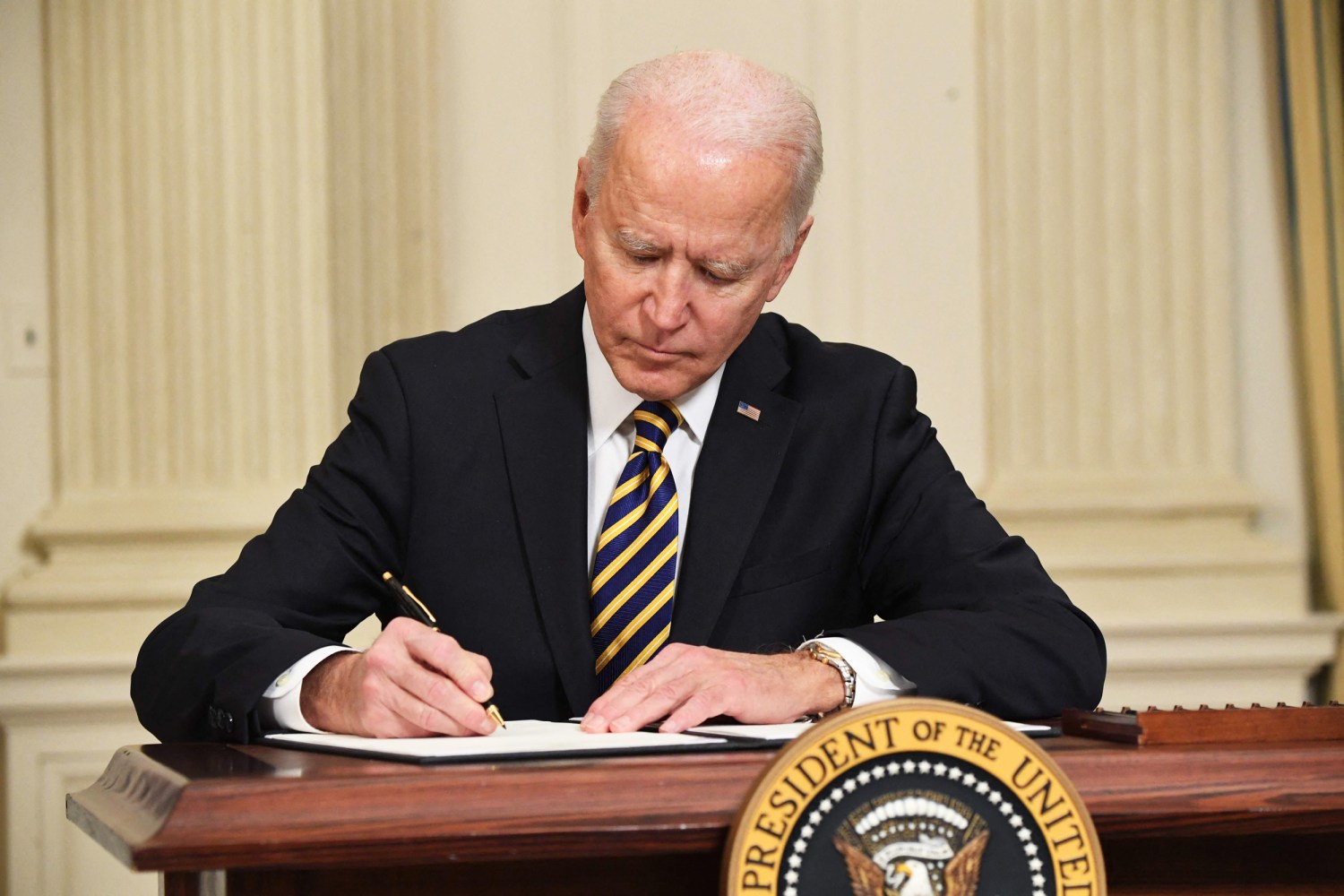 Biden signs executive order targeting America s supply chains in