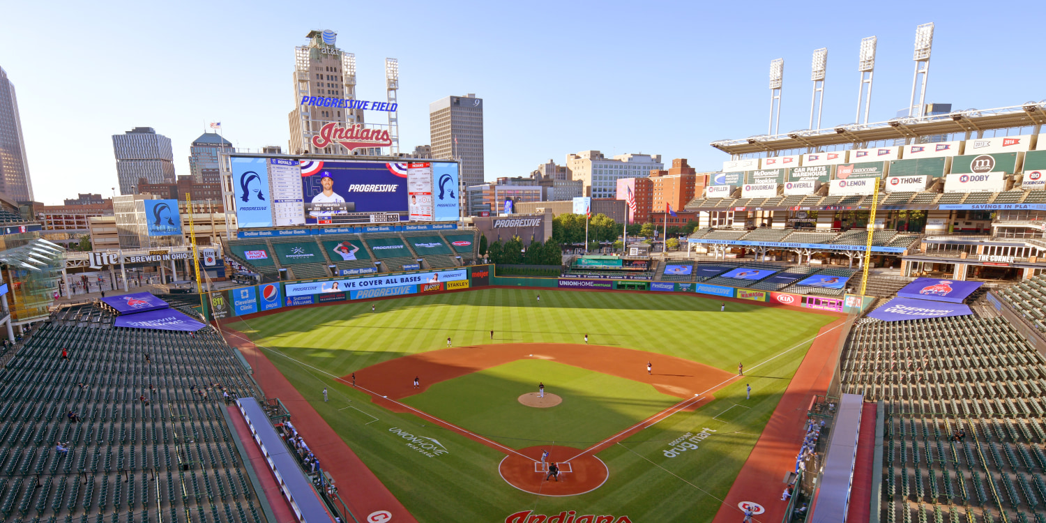 Cleveland Indians ban headdresses, painted faces at games