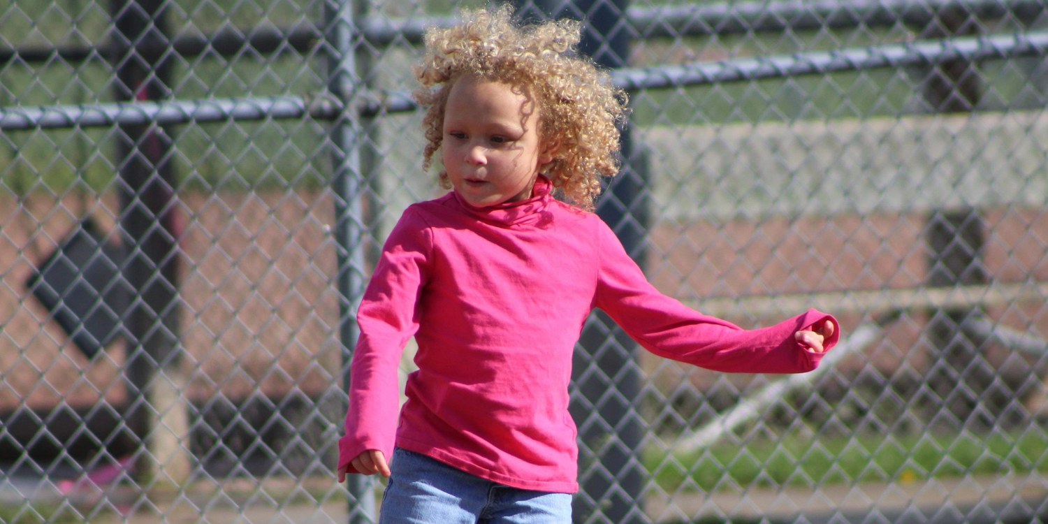 Michigan Father Files 1m Suit After Teacher Cuts His Biracial Daughter S Hair