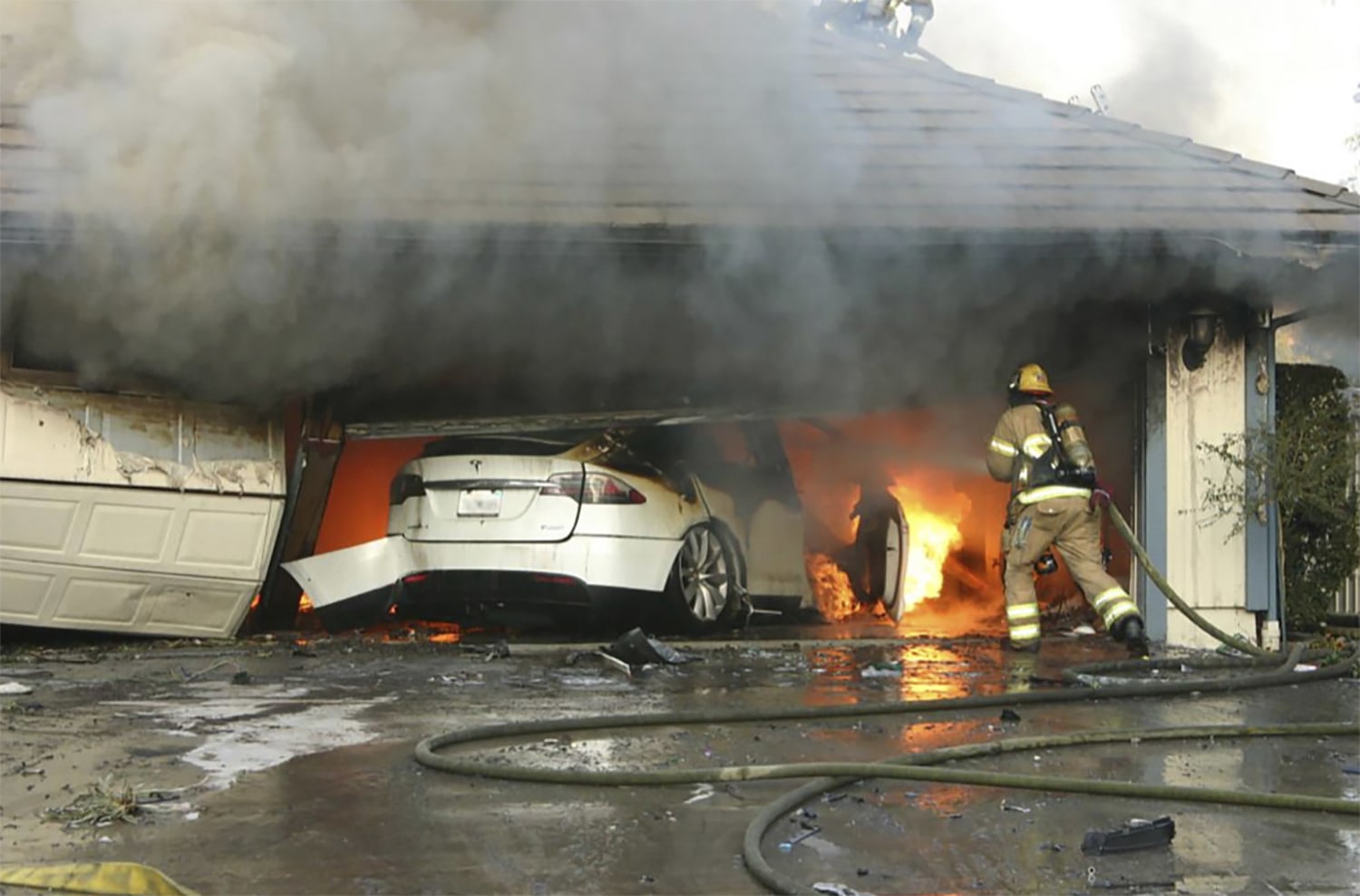 Federal regulators warn of risks to firefighters from electrical vehicle  fires