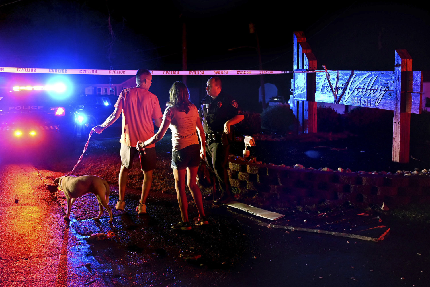 Five hurt in Philadelphia-area tornado