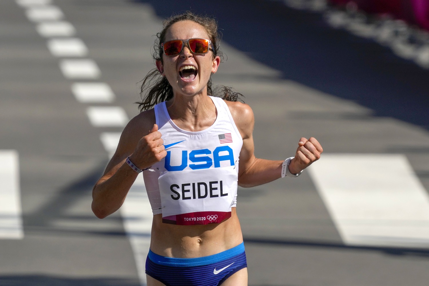 Sved have på Fredag Molly Seidel wins bronze in Olympic marathon after battle through heat,  humidity